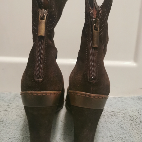 Heeled Boots - Picture 4 of 5